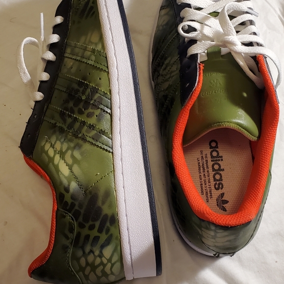 Army Camo Adidas Superstars - Picture 3 of 3